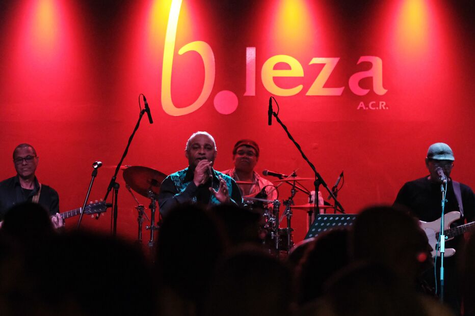 Toy Paris, Manuel Paris, Zé António e Leonel Almeida juntaram-se em palco para homenagear Bana