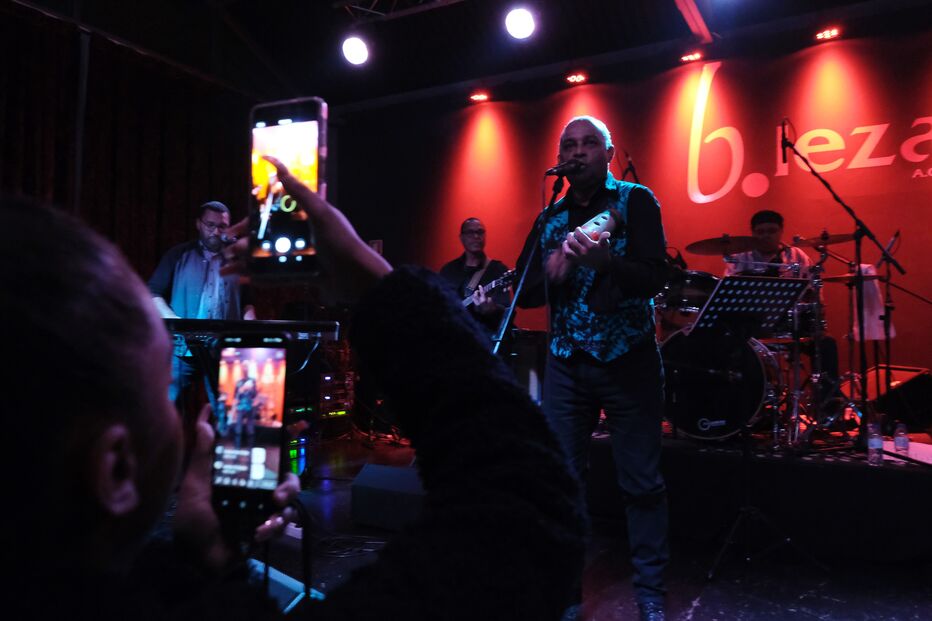 Toy Paris, Manuel Paris, Zé António e Leonel Almeida juntaram-se em palco para homenagear Bana