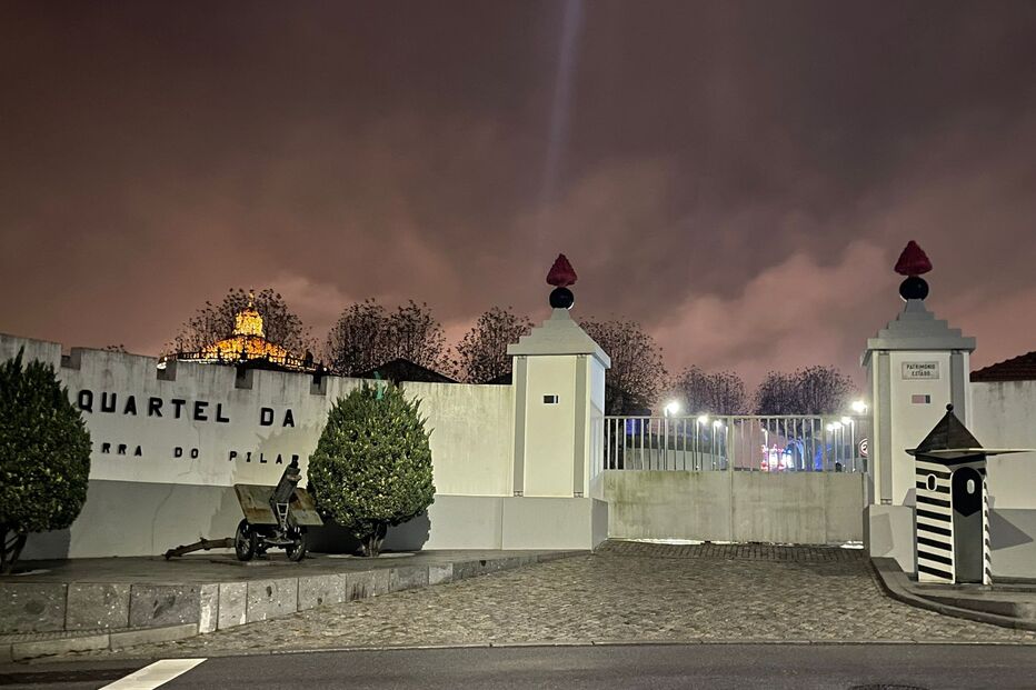 Incêndio deixa quartel da Serra do Pilar em alerta