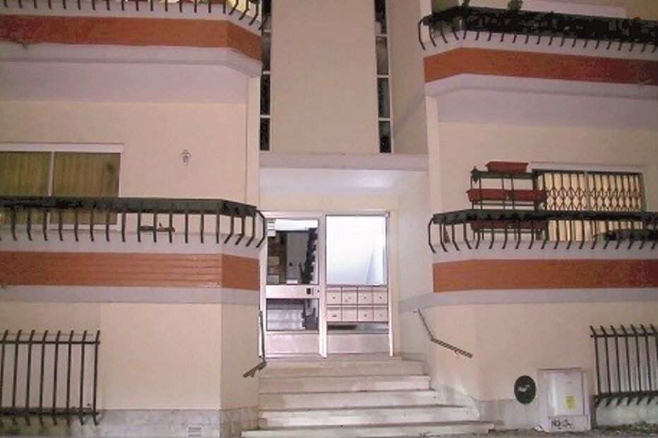 Gémeos recém-nascidos encontrados mortos dentro de casa em Cascais