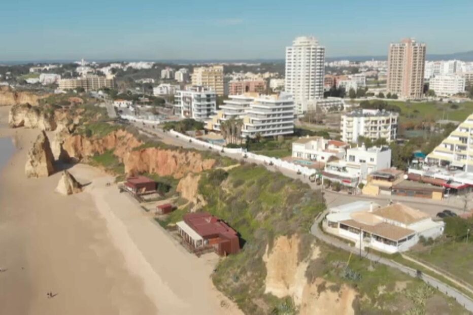 Hotelaria no Algarve com boas expectativas para a passagem de ano apesar de municípios terem cancelado festejos 