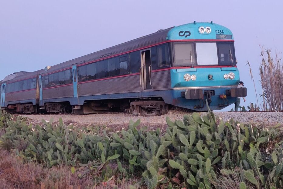 Descarrilamento de comboio em Olhão corta linha do Algarve	