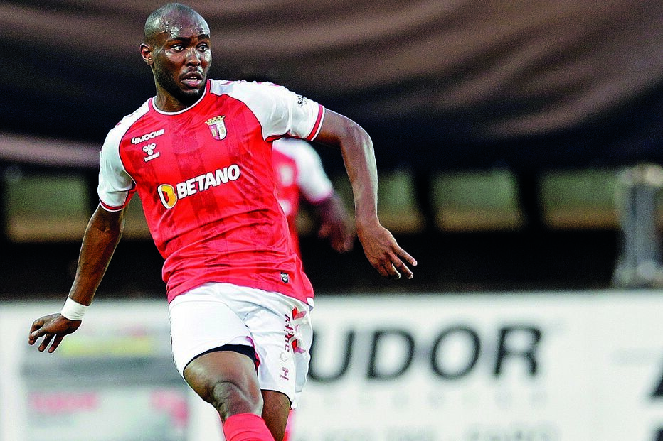 Al Musrati pode regressar frente ao Estrela Vermelha