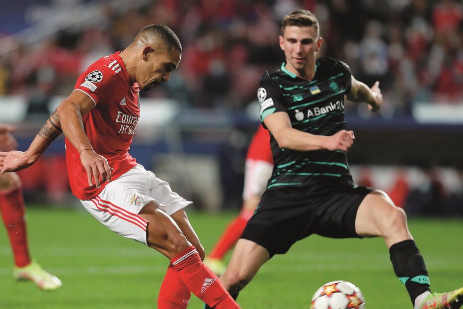 Gilberto faz o segundo golo da equipa do Benfica