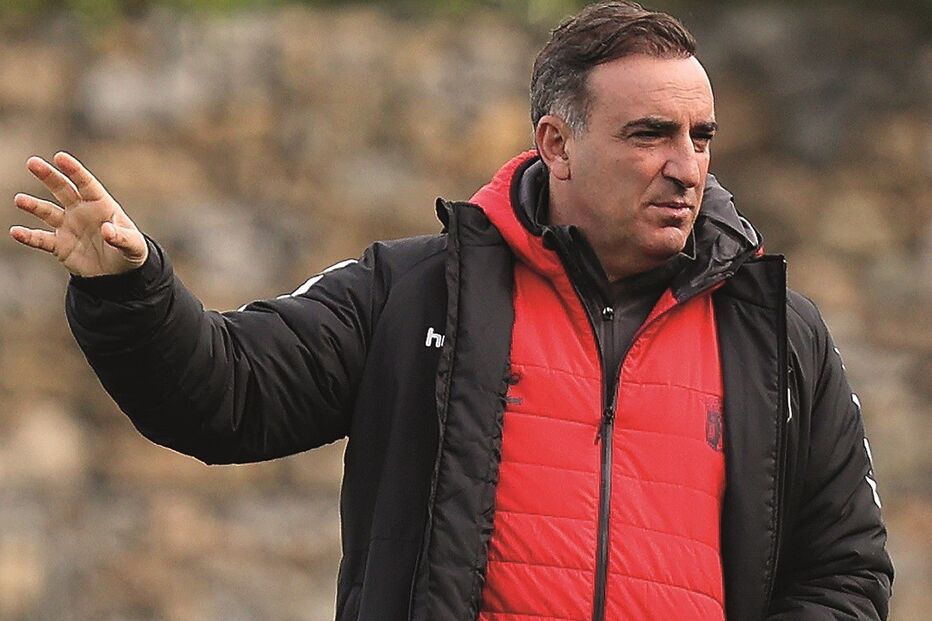 Carlos Carvalhal pede equilíbrio à equipa