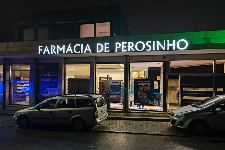 Dupla de ladrões assalta farmácia em Gaia e põe-se em fuga