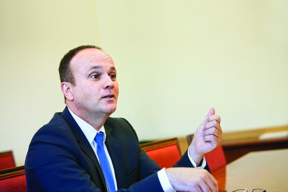 Paulo Campos é amigo de José Sócrates e foi secretário de Estado das Obras Públicas de 2005 a 2011 