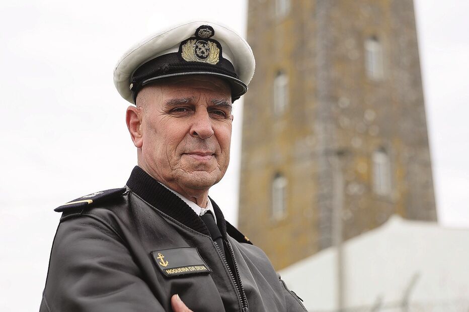 Armindo Nogueira da Silva, faroleiro-chefe recém-reformado, escreveu o ‘Memorial do Faroleiro’ em homenagem a todas as sentinelas do mar. A obra tem informação sobre 1020 faroleiros reunida pelo autor nos últimos 10 anos