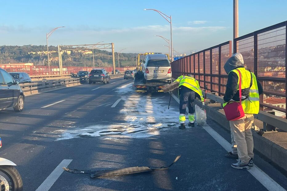 Acidente na Ponte 25 de Abril condiciona circulação no sentido Almada-Lisboa