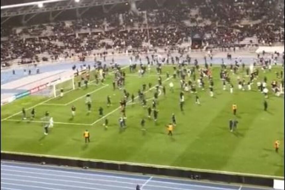 Distúrbios no Paris FC-Lyon da Taça de França levam a suspensão do jogo