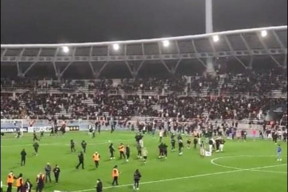 Distúrbios no Paris FC-Lyon da Taça de França levam a suspensão do jogo