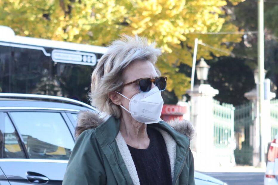 Família e amigos em lágrimas no último adeus ao ator Rogério Samora