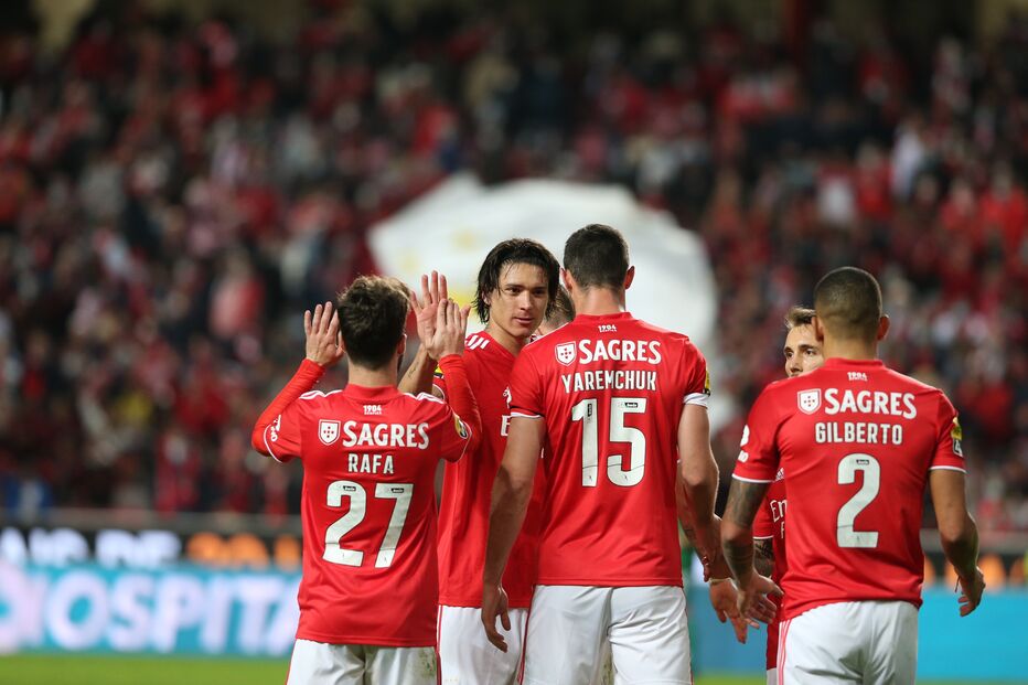 Mão cheia de golos na Luz: Yaremchuk atira para o quinto da equipa da casa