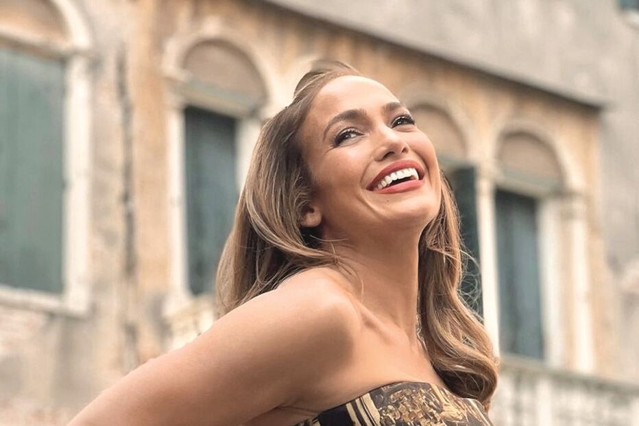 Jennifer  Lopez é um dos nomes que vai regressar aos discos em 2022, com o álbum  ‘Por Primeira Vez’