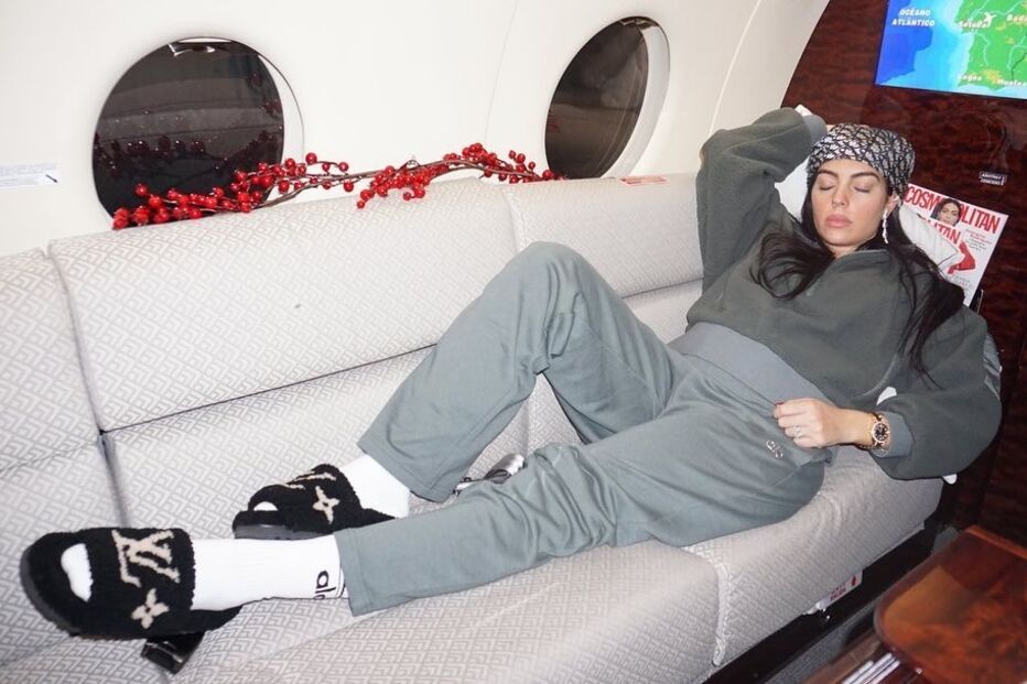 Georgina Rodriguez num momento de descontração no jato privado  