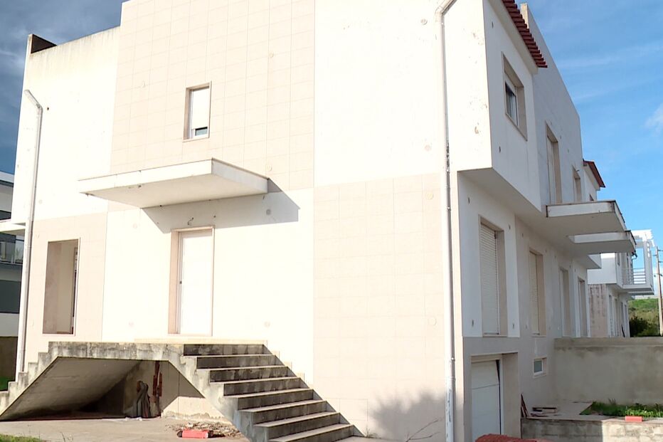 Um morto por intoxicação de monóxido de carbono numa casa em Aveiras