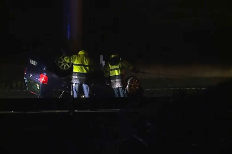 Colisão seguida de capotamento faz três feridos na A28