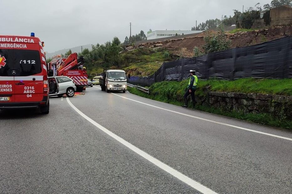 Dois feridos em acidente em Famalicão