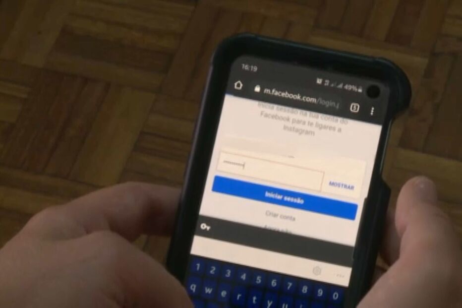 Monitor de basquetebol finge ser criança para abusar de meninas