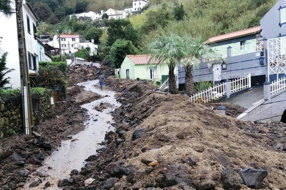 Destruição nos Açores