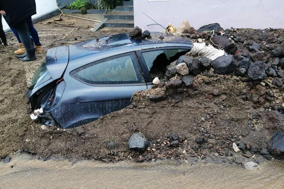 Destruição nos Açores