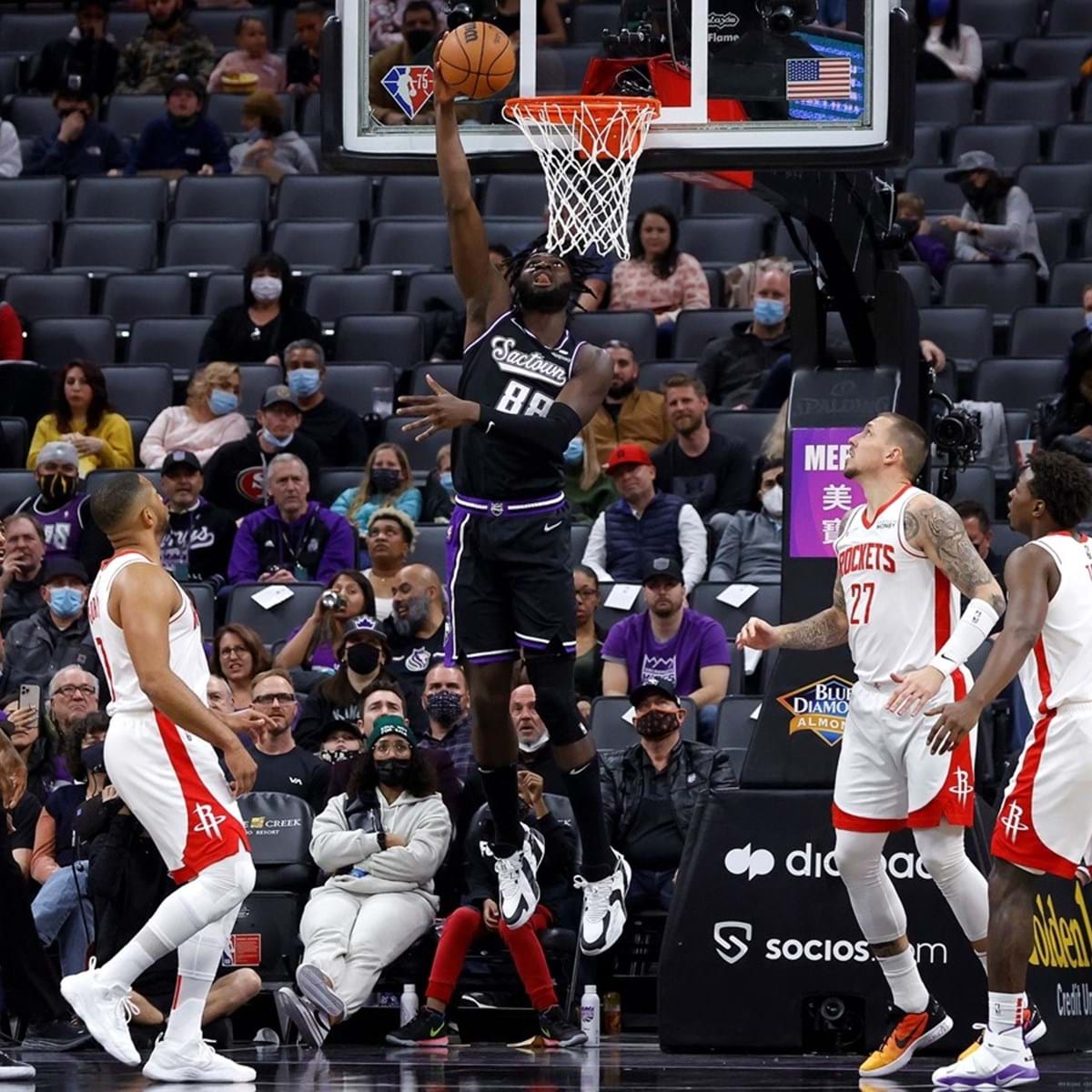 Neemias Queta tornou-se o primeiro português a jogar na NBA, Basquetebol