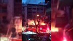 Forte explosão no centro de Atenas provoca incêndio em prédios. Há feridos