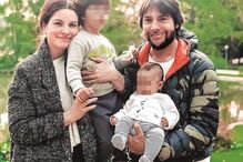 Joaquín Cortés com a mulher e os dois filhos do casal 