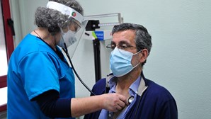 Enfermeiros deslocados para vacinação colocam em risco consultas para doentes crónicos
