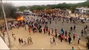 Confrontos e vandalismo marcam primeiras horas de greve dos taxistas em Luanda