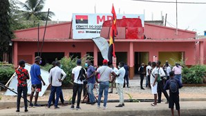Ex-candidato à liderança do MPLA perde vários familiares num incêndio em Luanda