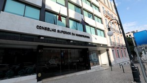 Quatro juízes expulsos e nove suspensos do Conselho Superior da Magistratura