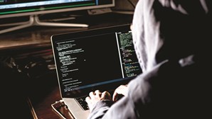 Clientes bancários sob novos ataques de piratas informáticos, alerta PGR