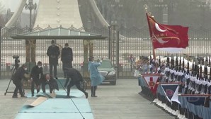 Tempestade de neve na Turquia estraga cerimónia de boas-vindas ao presidente sérvio