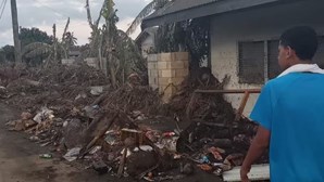 Auxílio internacional a caminho de Tonga após tsunami devastador
