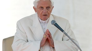 Bento XVI admite erro sobre reunião polémica em caso de pedofilia que envolvia padre