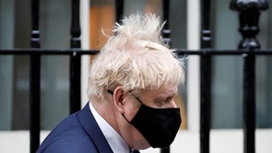 Polícia investiga festas de Boris Johnson