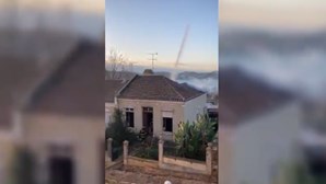 Incêndio deflagra em casa devoluta em Lisboa 