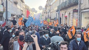Laranjas e liberais trocam “afetos” no Porto