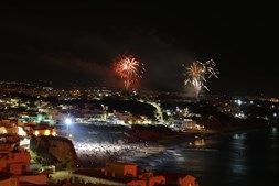Albufeira dá as boas vindas a 2022 com fogo de artifício 