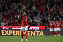 Otamendi, na segunda época ao serviço do Benfica, é um dos capitães 