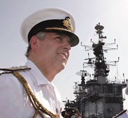 Ainda é Vice-almirante da Marinha real