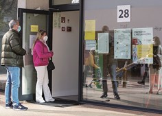 Acesso a secção de voto na escola do Bom sucesso, no Porto