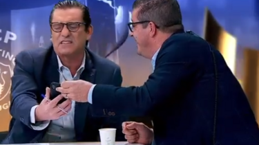 Fernando Mendes mostrou o vídeo do falhanço de Paulinho a Futre: Veja a reação