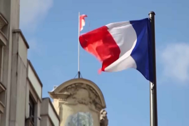 França identifica nova variante, designada IHU, com mais de 40 mutações genéticas