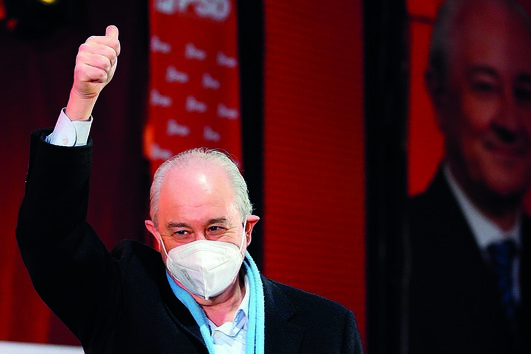 Rui Rio,  líder do PSD, quer subir  o salário  mínimo  nacional com  sustentabilidade  