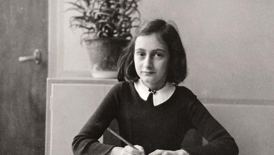 Anne Frank (1929-1945) escreveu um diário que viria a tornar-se num símbolo  do Holocausto 