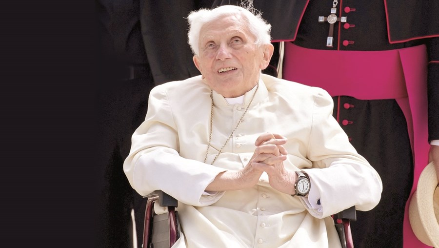 O Papa emérito tem negado repetidamente qualquer envolvimento em atos de proteção a sacerdotes implicados em abusos sexuais de menores