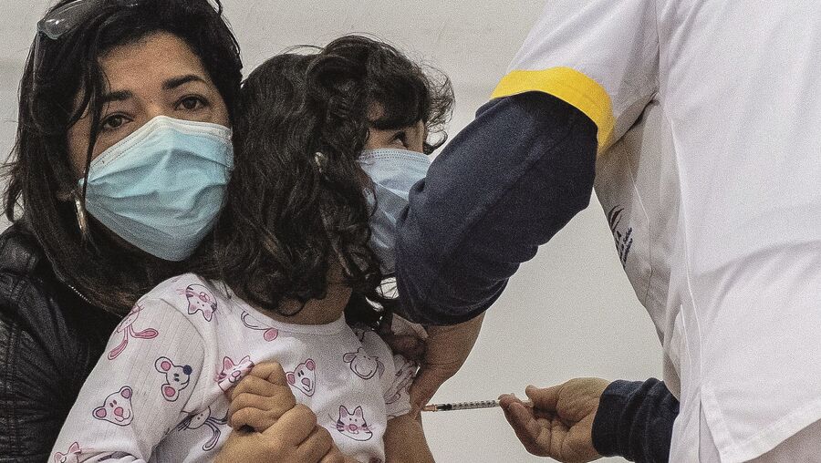Processo de vacinação das crianças dos 5 aos 11 anos está a decorrer em todo o País