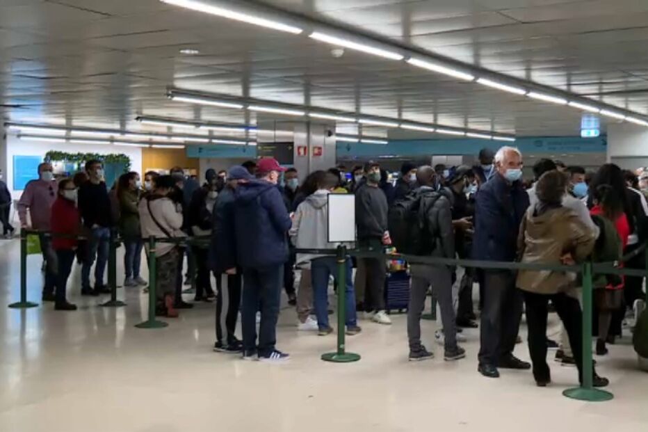 Teste à Covid-19 no Aeroporto de Lisboa